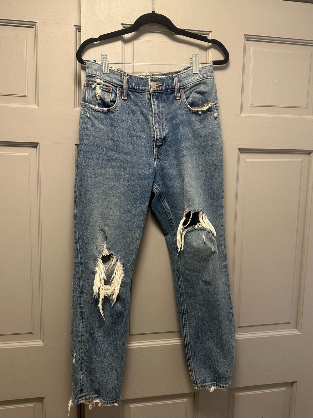 Abercrombie High Rise Mom Jean